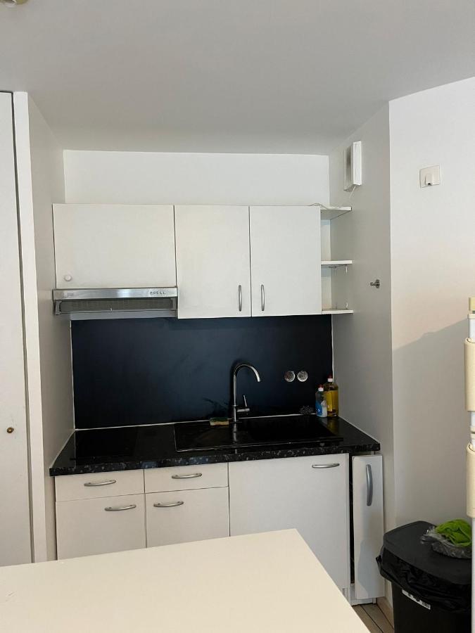 Appartamento T2) moderne + Parking Paris la défense Puteaux Esterno foto